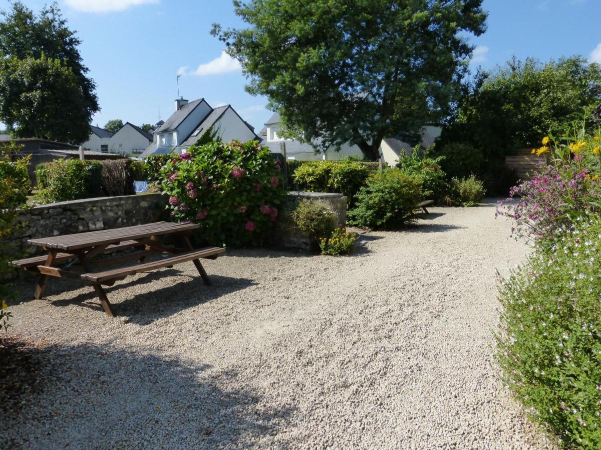 Sue's cottages Pleuven Extérieur photo