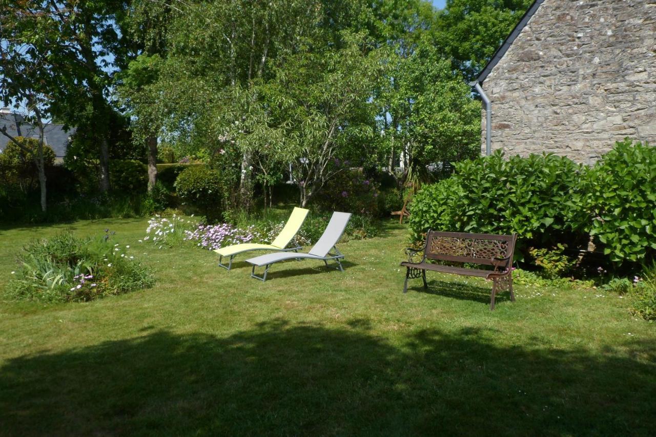 Sue's cottages Pleuven Extérieur photo