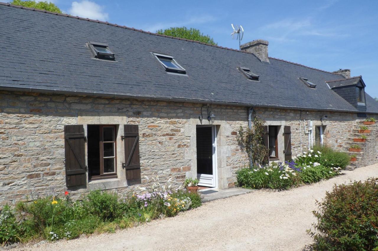 Sue's cottages Pleuven Extérieur photo
