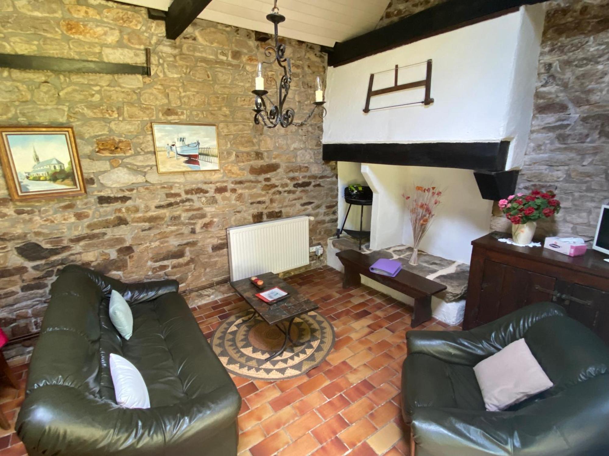 Sue's cottages Pleuven Extérieur photo