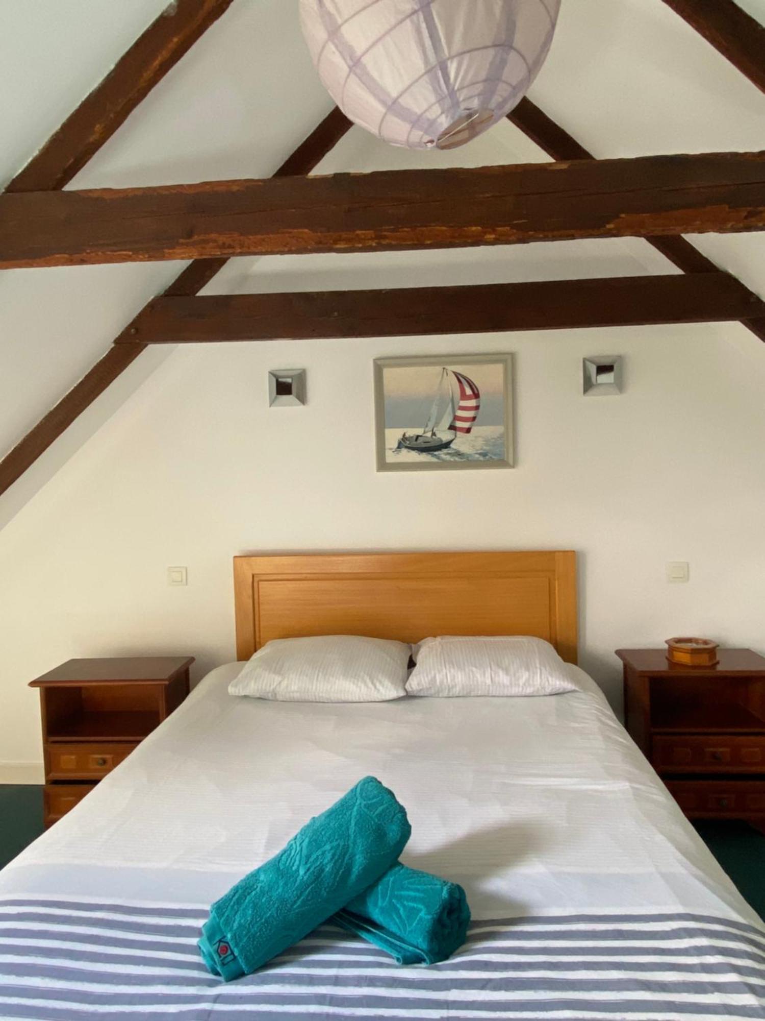 Sue's cottages Pleuven Extérieur photo