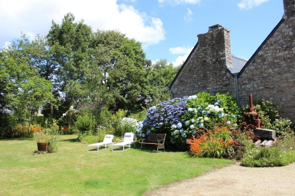 Sue's cottages Pleuven Extérieur photo